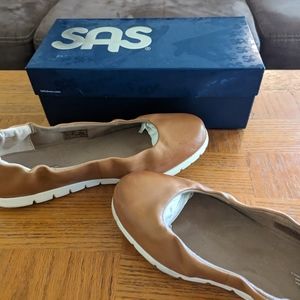 Women's Slip On Casual Shoe- SAS, Size 11 WW